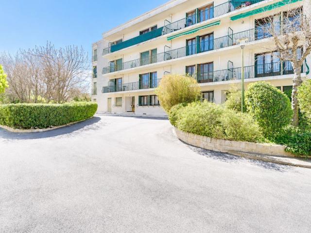 Location appartement, 60 m² T 3 à Marseille 12, 1 250 €