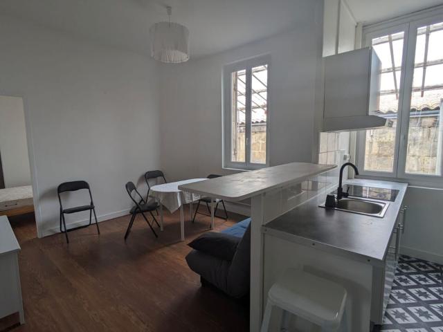 Location appartement, 62.54 m² T 3 à Bordeaux, 915 €