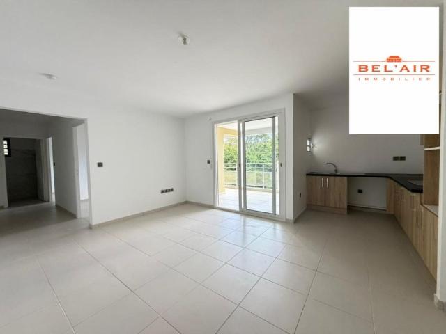 Location Appartement 64.64m² 3 pièces Fort de france