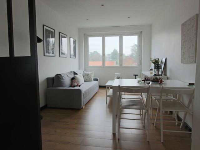 Location appartement, 64 m² T 2 à Écully, 1 229 €