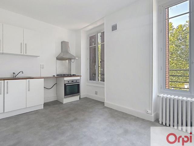 Location appartement, 65.13 m² T 2 à Montluçon, 416 €