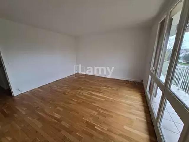 location appartement, 69.67 m² au dernier étage parking