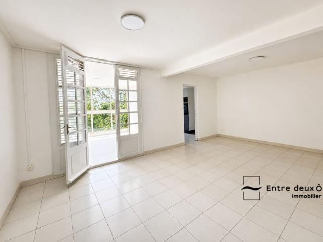Location Appartement 69.00m² 2 pièces Fort de france