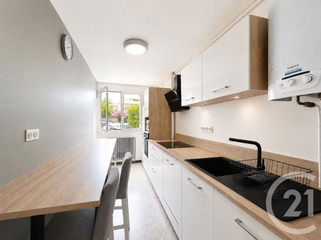 Location Appartement 69 m² à Montpellier 980 ¤ CC /mois