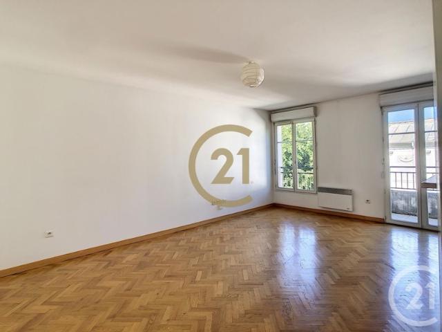 Location Appartement 69 m² à Thiais 1 331 ¤ CC /mois