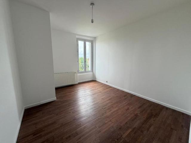 Location Appartement 6 pièces 99m² VILLEMOMBLE 93250