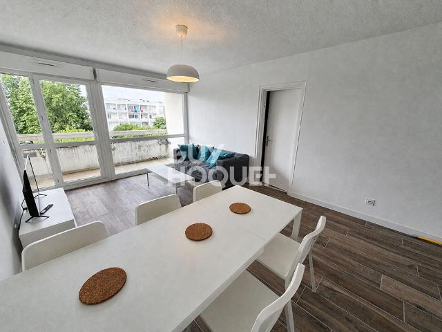 Location Appartement 6 pièces 104m²