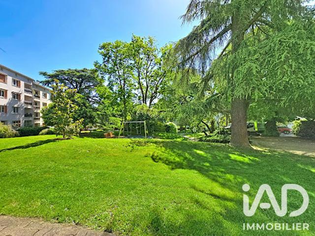 Location Appartement 6 pièces 113 m2 Suresnes