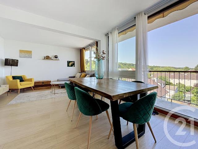 Location Appartement 6 pièces 122.16 m2 Fontenay le Fleury