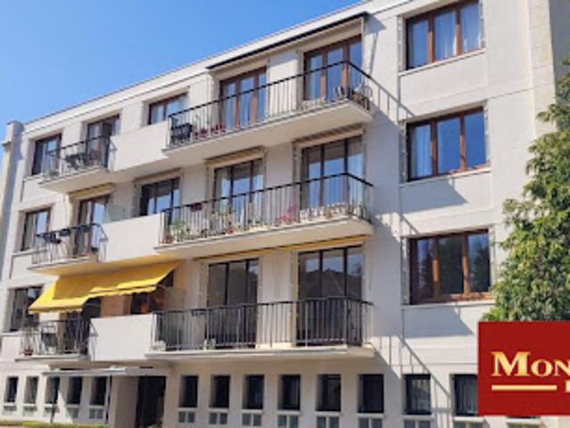 Location Appartement 6 pièces 123.84 m2 Versailles