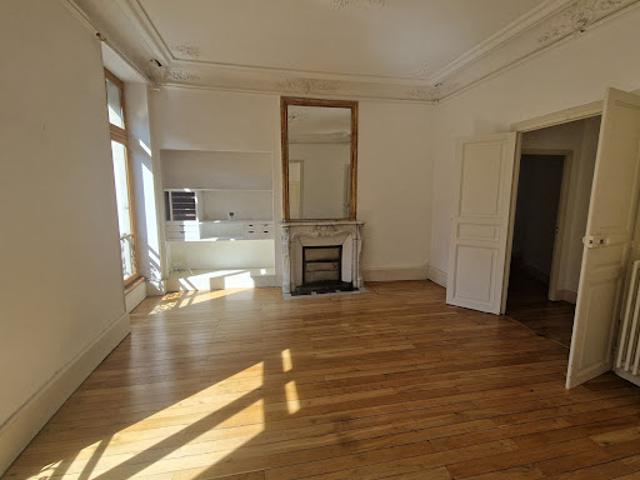 Location Appartement 6 pièces 125.45 m2 Nevers