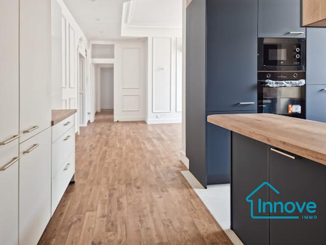 Location Appartement 6 pièces 132.04 m2 Versailles