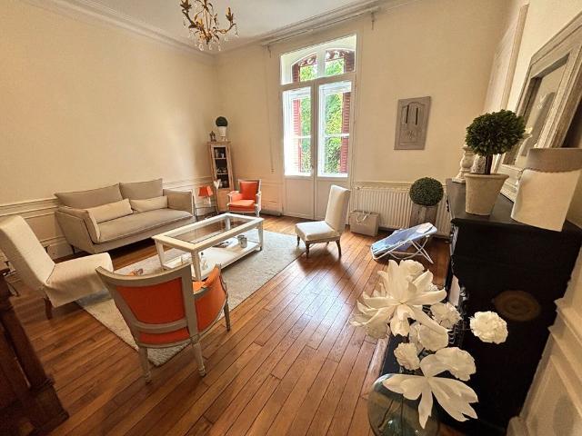 Location Appartement 6 pièces 151m²