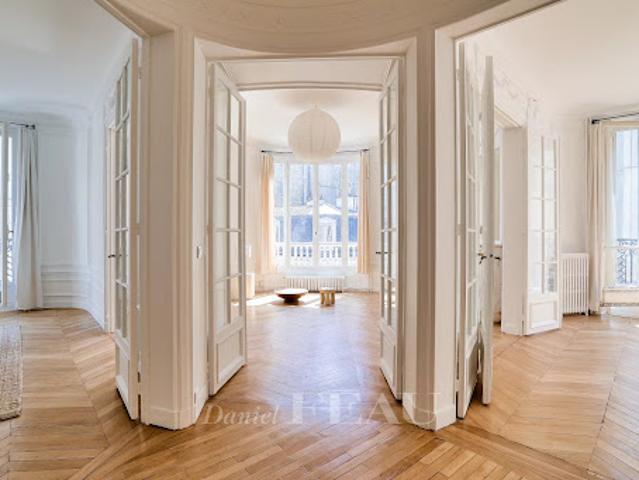 Location Appartement 6 pièces 152 m2 Paris 17ème