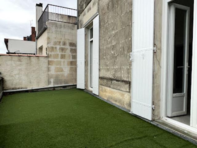 Location Appartement 6 pièces 155 m2 Saintes
