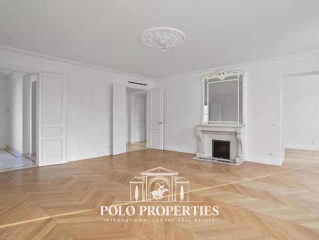 Location Appartement 6 pièces 158 m2 Paris 8ème