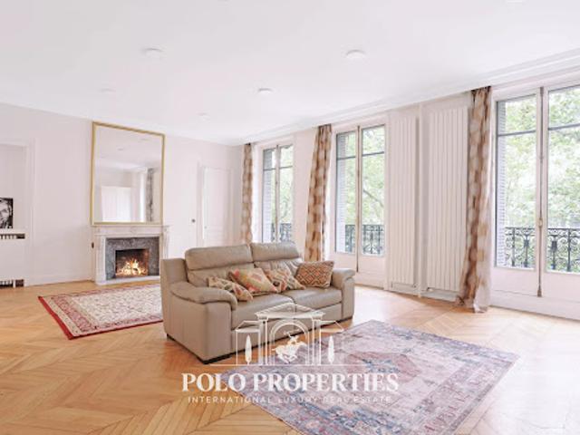 Location Appartement 6 pièces 175.34 m2 Paris 8ème