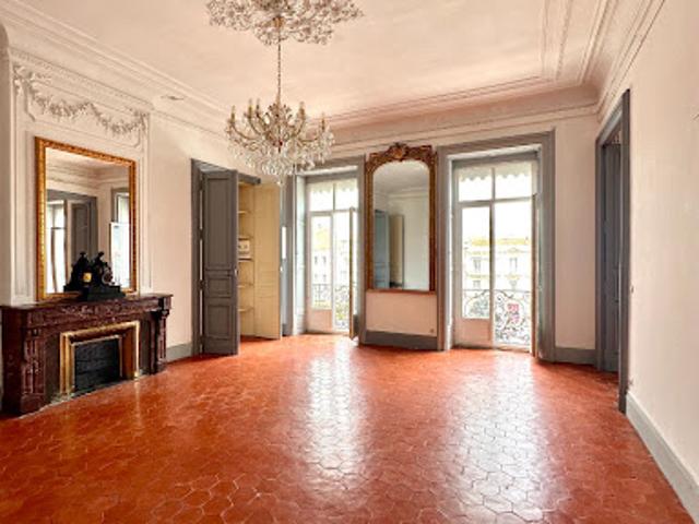 Location Appartement 6 pièces 180 m2 Sète