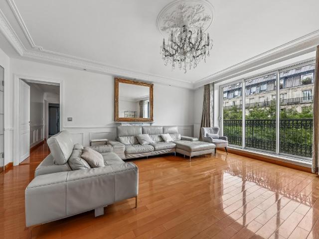 Location Appartement 6 pièces 197m² PARIS 10ème
