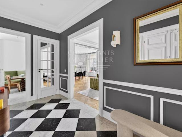 Location Appartement 6 pièces 220 m2 Paris 16ème