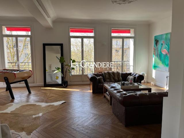 Location Appartement 7 pièces 223 m2 Paris 16ème