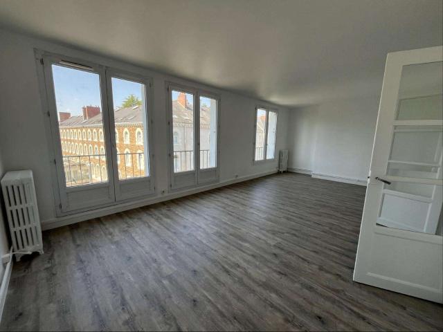 Location appartement 6 pièces Nantes Saint Clément Jardin des plantes 44