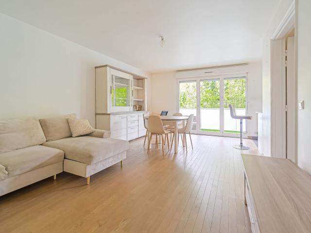 Location appartement, 70.42 m² T 3 à Montreuil, 1 895 €