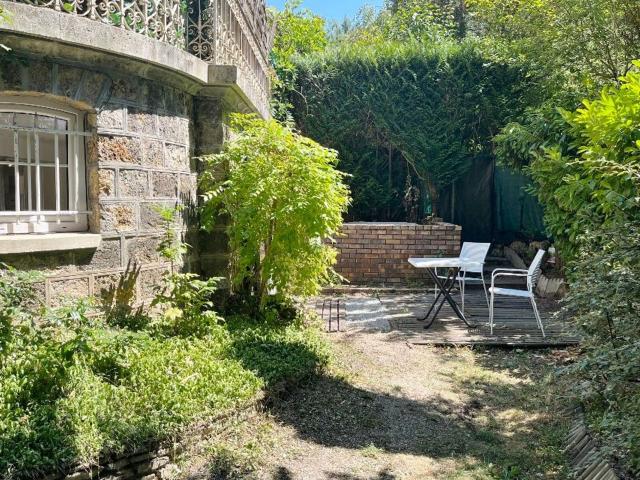 Location appartement, 71.46 m² T 3 à Versailles, 1 590 €