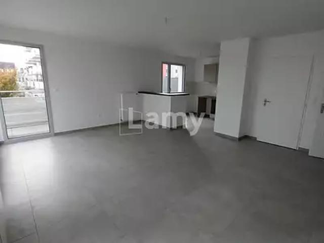 location appartement, 74.79 m²