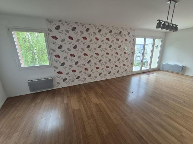 Location Appartement 78m² LOOS 59120