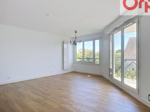 Location appartement, 79.51 m² T 3 à Choisy le Roi, 1 600 €