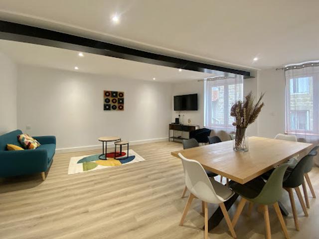 Location Appartement 7 pièces 143 m2 Saint Etienne