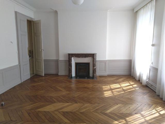 Location Appartement 7 pièces 180m² ORLEANS 45000