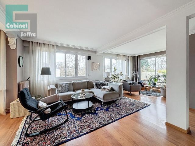 Location Appartement 7 pièces 183m² FONTAINEBLEAU 77300