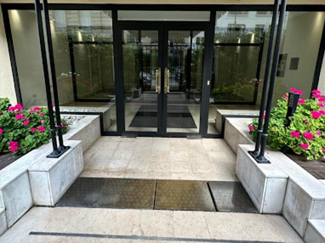 Location Appartement 7 pièces 205 m2 Paris 16ème