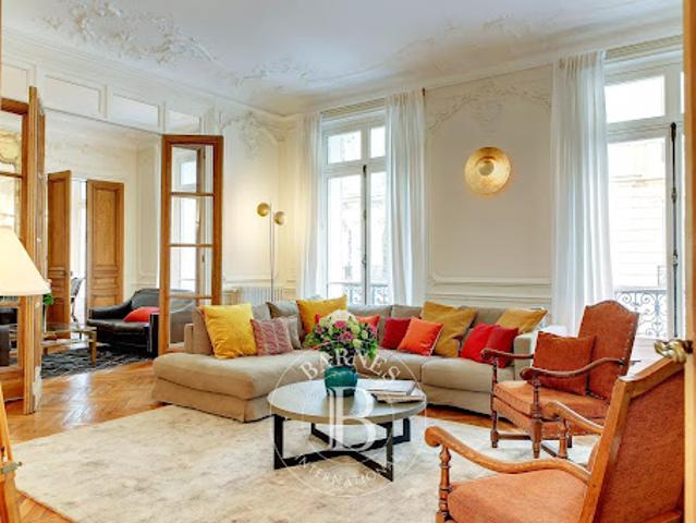 Location Appartement 7 pièces 232.58 m2 Paris 7ème