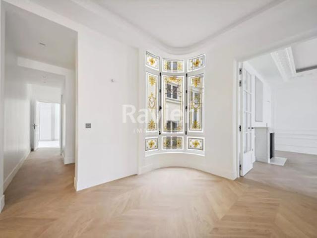 Location Appartement 7 pièces 286.11 m2 Paris 16ème