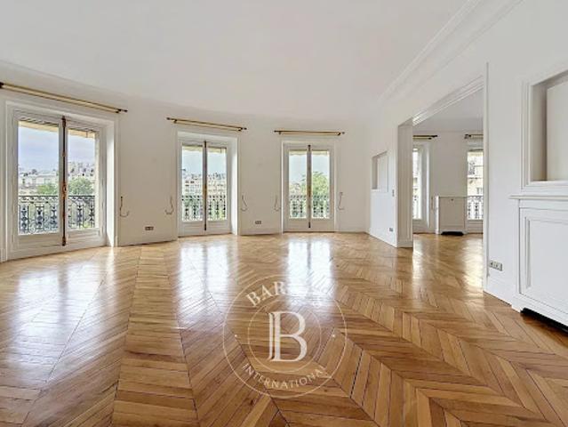 Location Appartement 7 pièces 314.88 m2 Paris 16ème