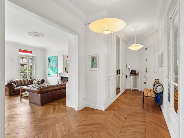 Location Appartement 7 pièces Meublé 222m² PARIS 16ème