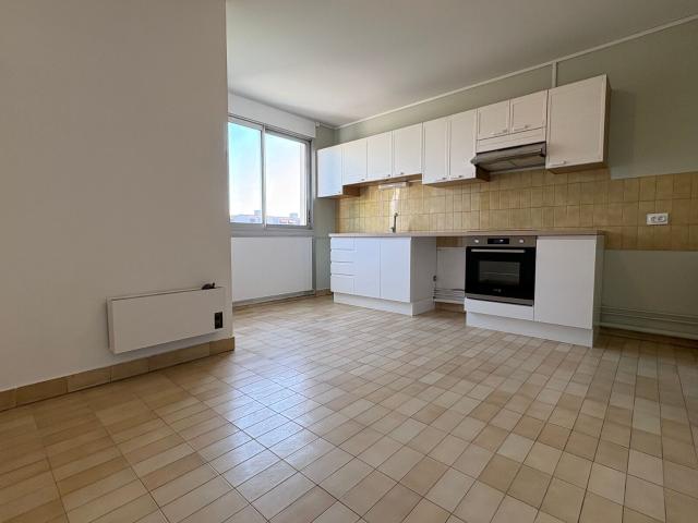 Location appartement, 80.7 m² T 3 à Caluire et Cuire, 1 299 €