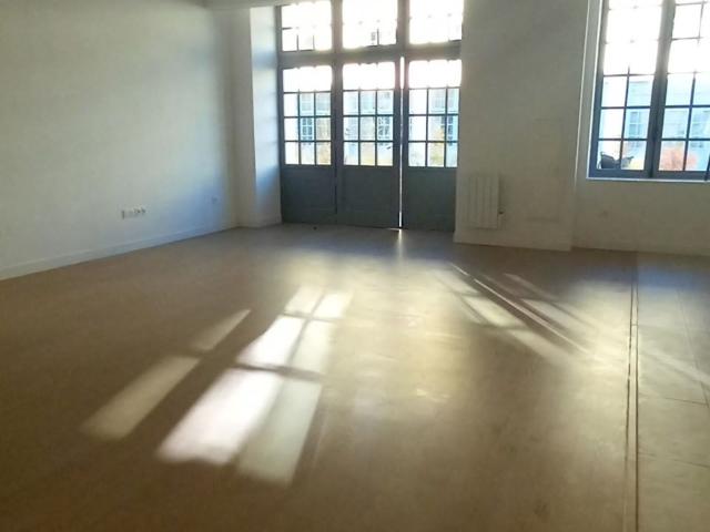 Location appartement, 81.06 m² T 3 à Compiègne, 1 050 €