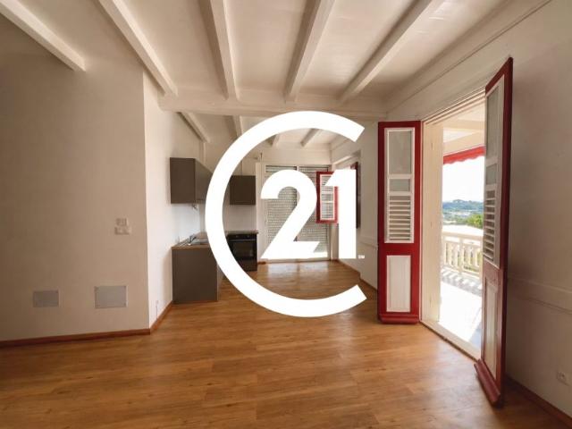 Location Appartement 82.28m² 4 pièces Fort de france