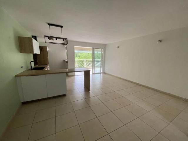 Location Appartement 82m² 4 pièces Fort de france