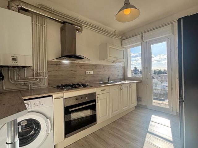 Location appartement, 84 m² T 3 à Gray, 625 €