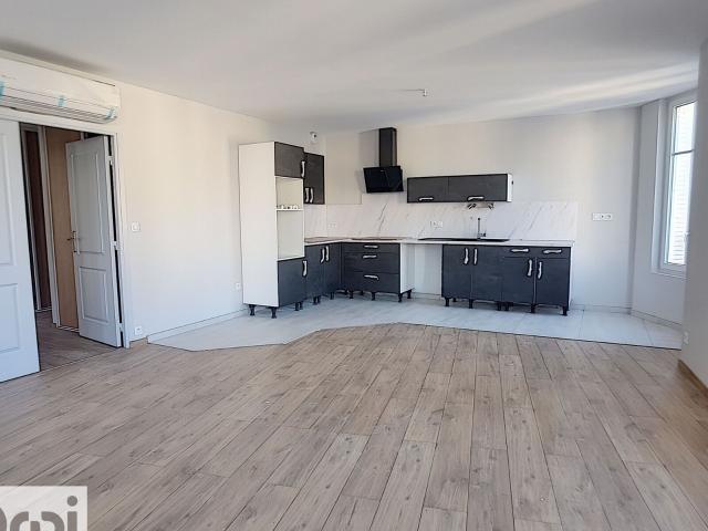 Location appartement, 86.68 m² T 3 à Montluçon, 829 €