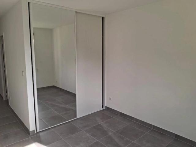 Location Appartement 88.9m² 4 pièces Fort de france