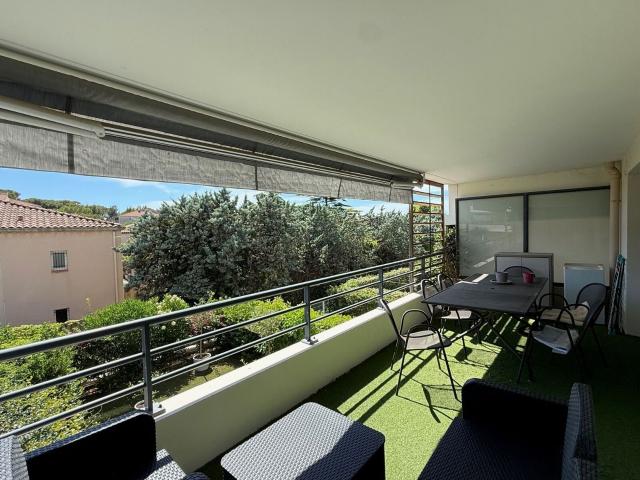 Location appartement, 89.45 m² T 4 à Marseille 8, 1 730 €