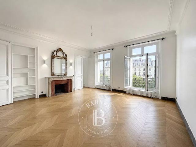Location Appartement 8 pièces 220.45 m2 Paris 16ème