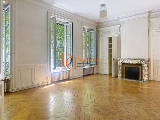 Location Appartement 8 pièces 250m² LYON 6ème