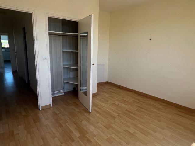 Location appartement, 93.47 m² T 4 à Amiens, 1 000 €